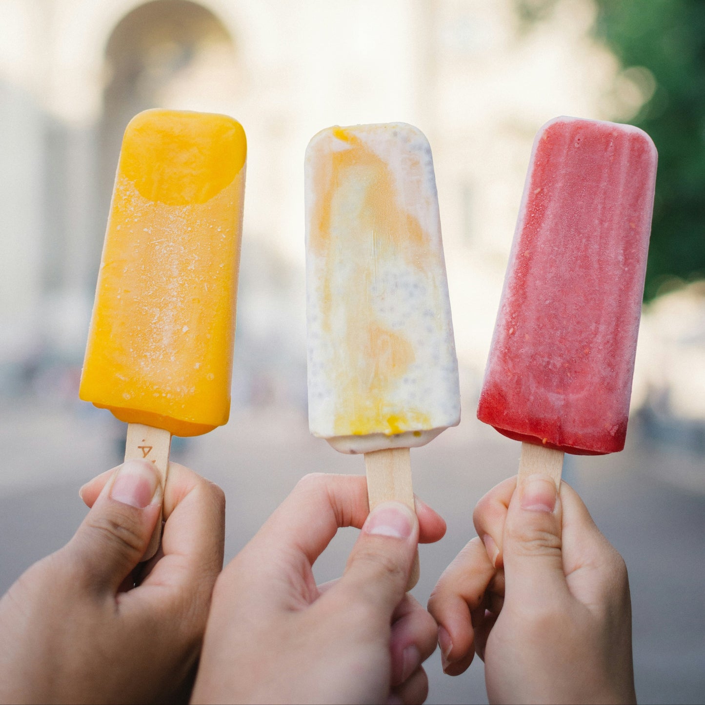 Spendiere dem Buchungsteam ein Glace🍦